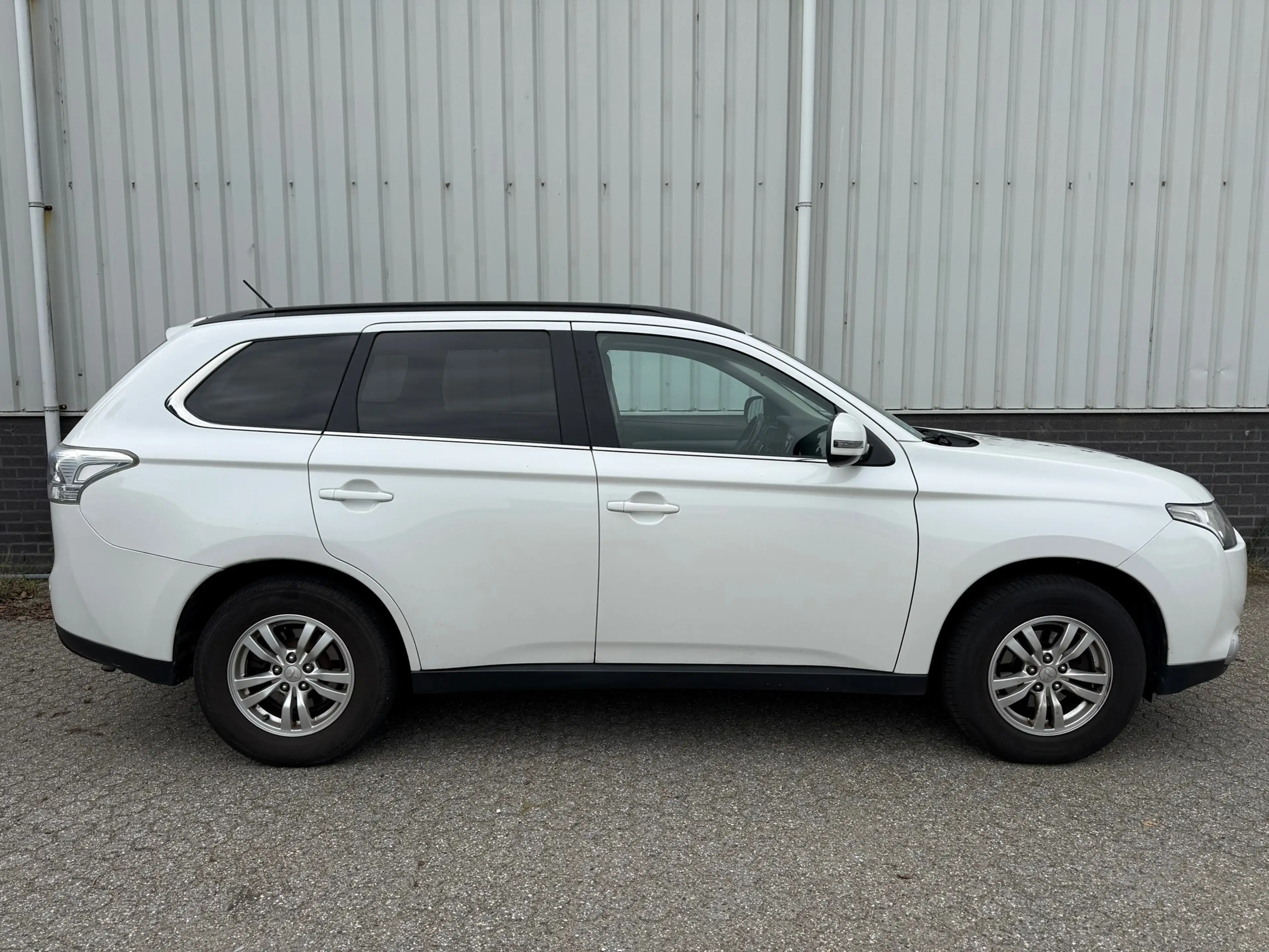Mitsubishi Outlander 2.0 Intense Automaat Airco Cruise PDC NAP — photo 7