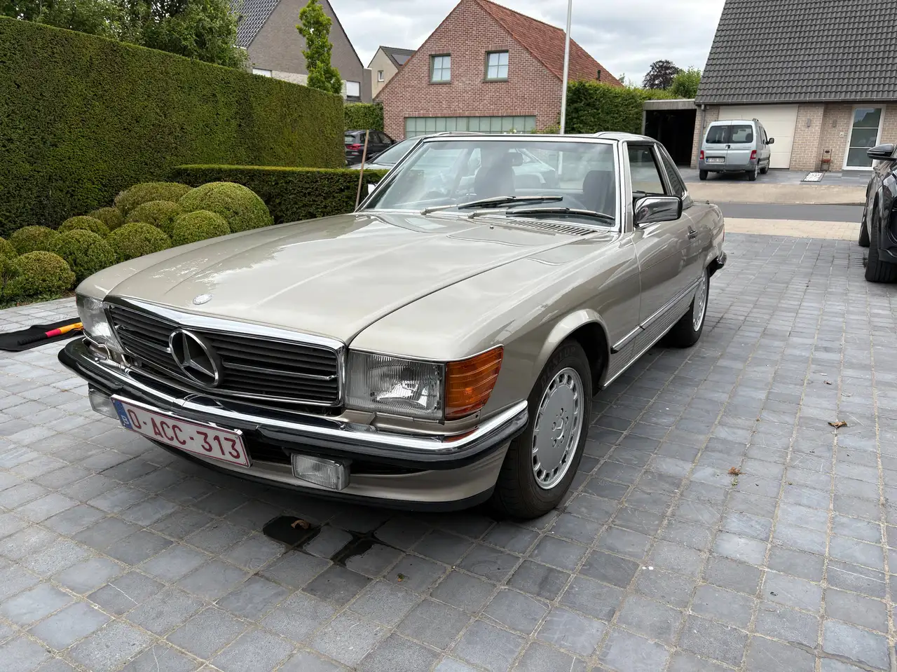 Mercedes-Benz SL 300 Oldtimer Mercedes SL 300- type R107, foto 1