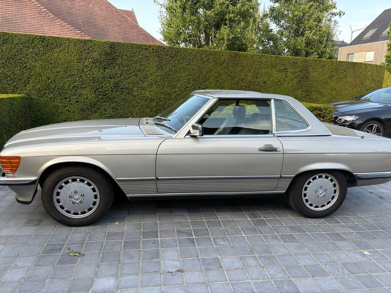Mercedes-Benz SL 300 Oldtimer Mercedes SL 300- type R107, foto 2