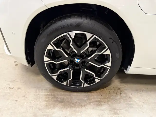 BMW X3 view 6