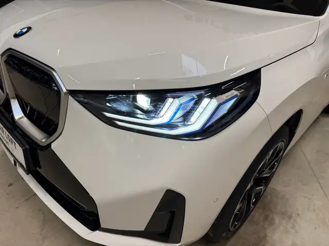 BMW X3 view 5
