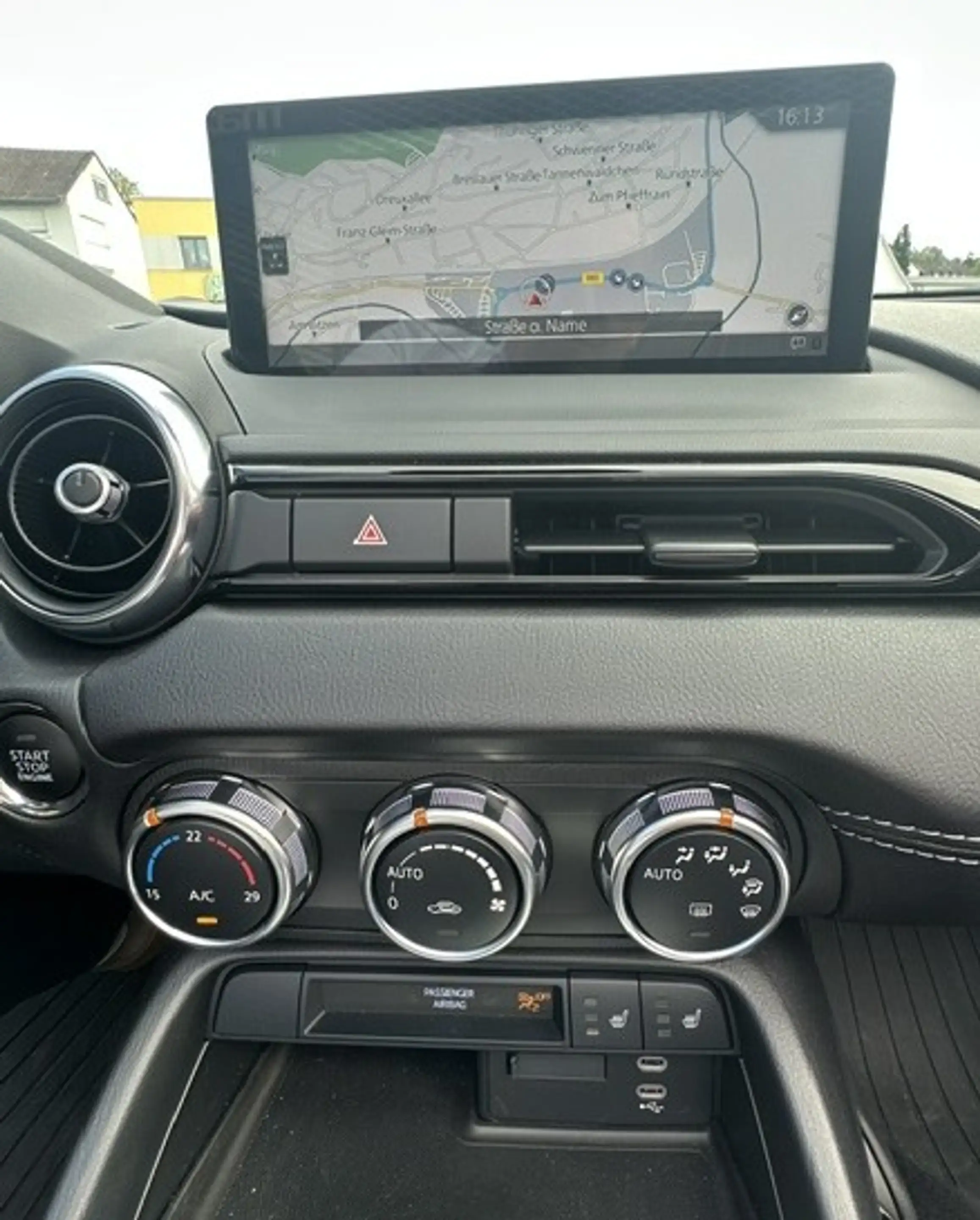 Mazda MX-5 Homura 1.5L SKYACTIV-G 132 MX-5 Homura 1.5L SKYA — photo 13