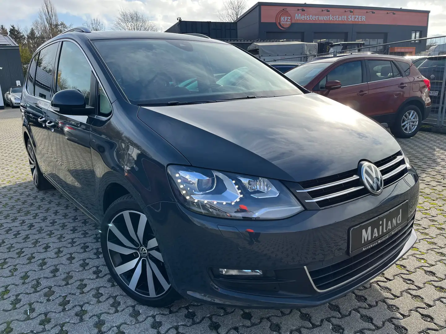 Volkswagen Sharan 2,0 TDI Join 7-Sitzer Grau - 2