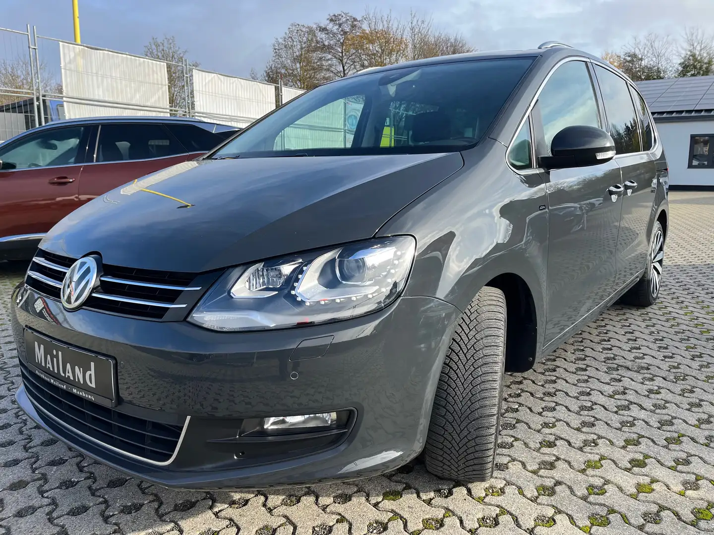 Volkswagen Sharan 2,0 TDI Join 7-Sitzer Grau - 1