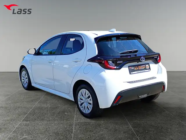 Toyota Yaris view 4