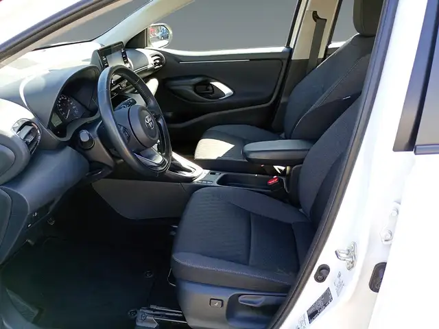 Toyota Yaris view 10