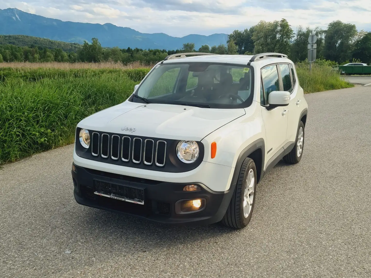 Jeep Renegade 1,6 EtorQ 110 Longitude Weiß - 1