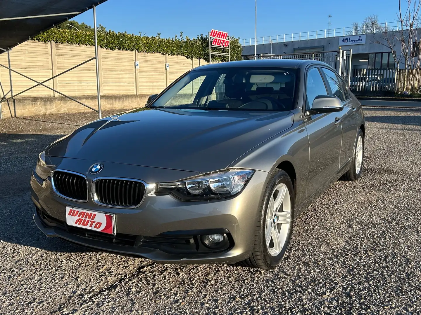 BMW 318 318i Business Advantage Grau - 1
