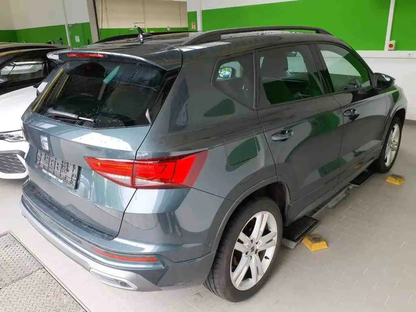 SEAT Ateca FR 1.5TSI 150PS DSG LED.ACC.360°.NAVI.SHZG.DACHHI. Vert - 2