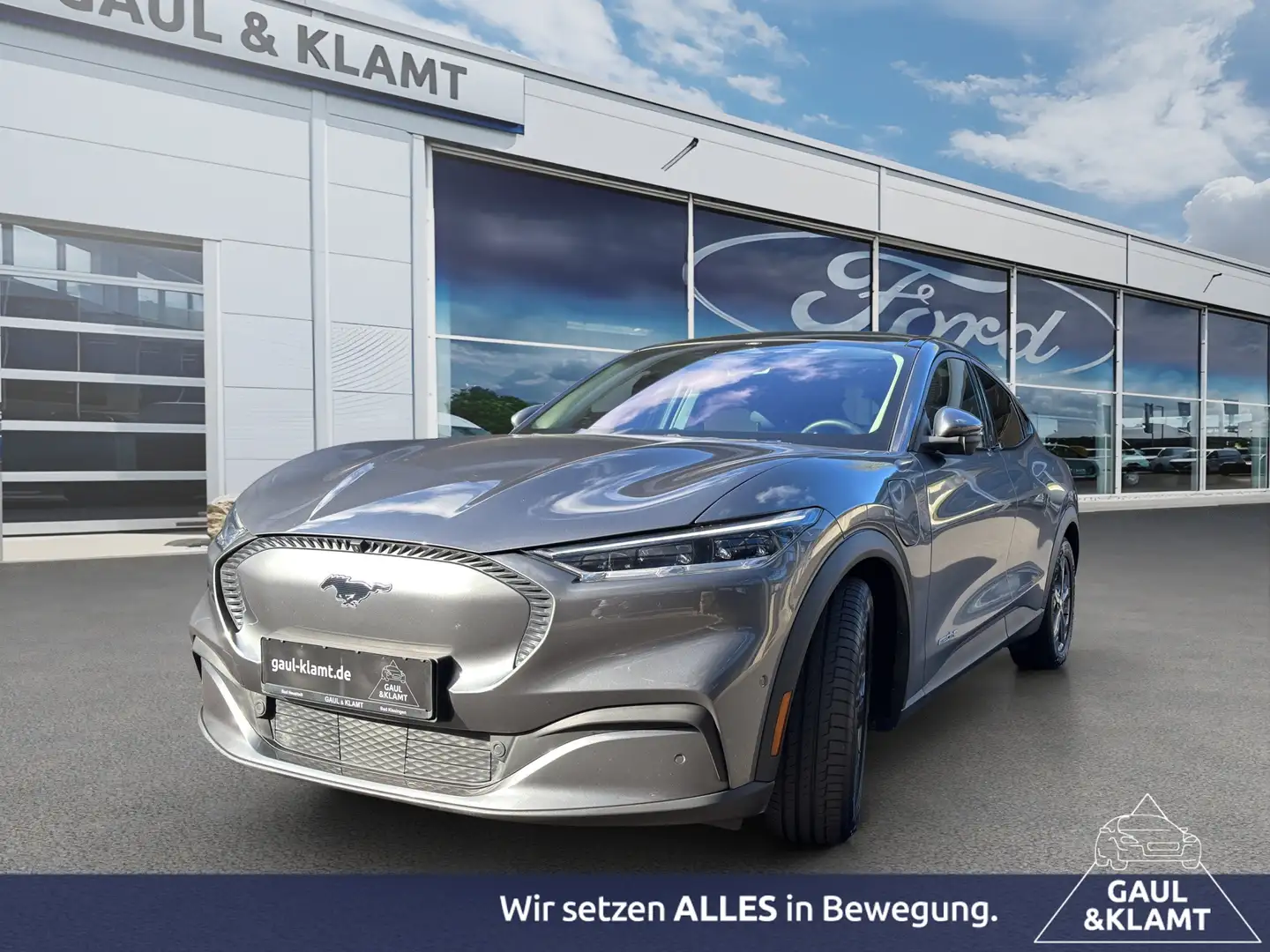 Ford Mustang Mach-E Basis Gris - 1