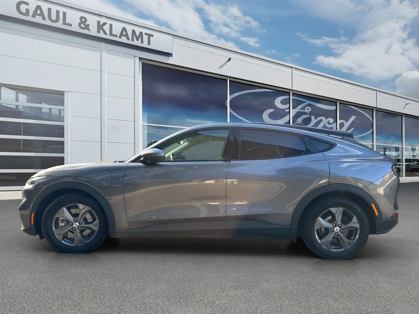 Ford Mustang Mach-E Basis Gris - 2