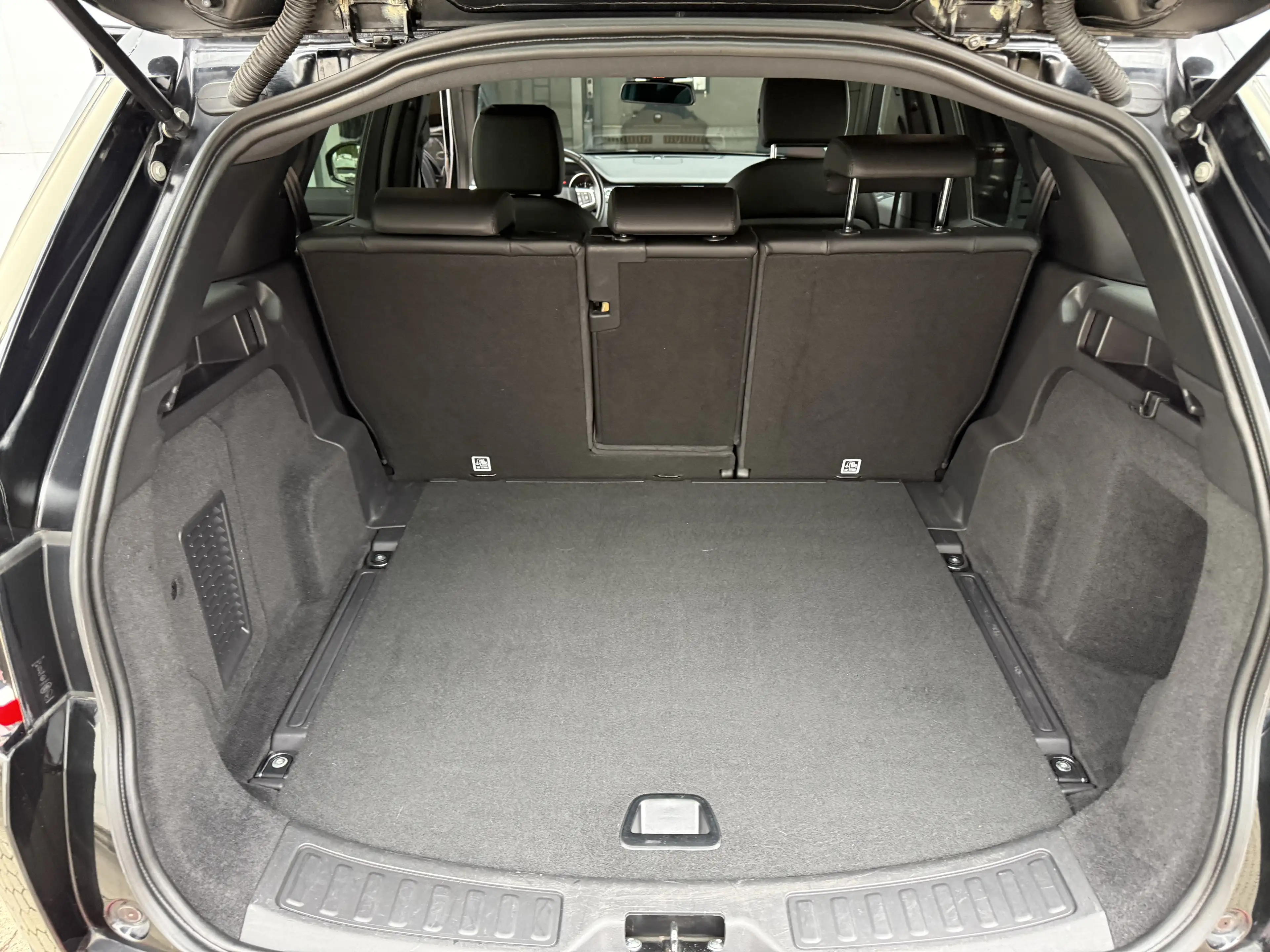 Land Rover Discovery Sport TD4 Aut. Pano, AHK, Verstärkte Steuerkette, 1Hd — photo 13