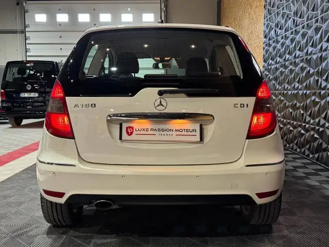 Mercedes-Benz A view 5