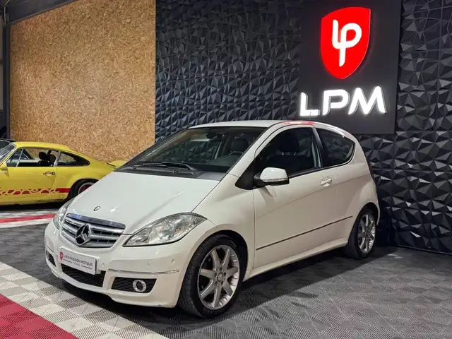 Mercedes-Benz A view 3