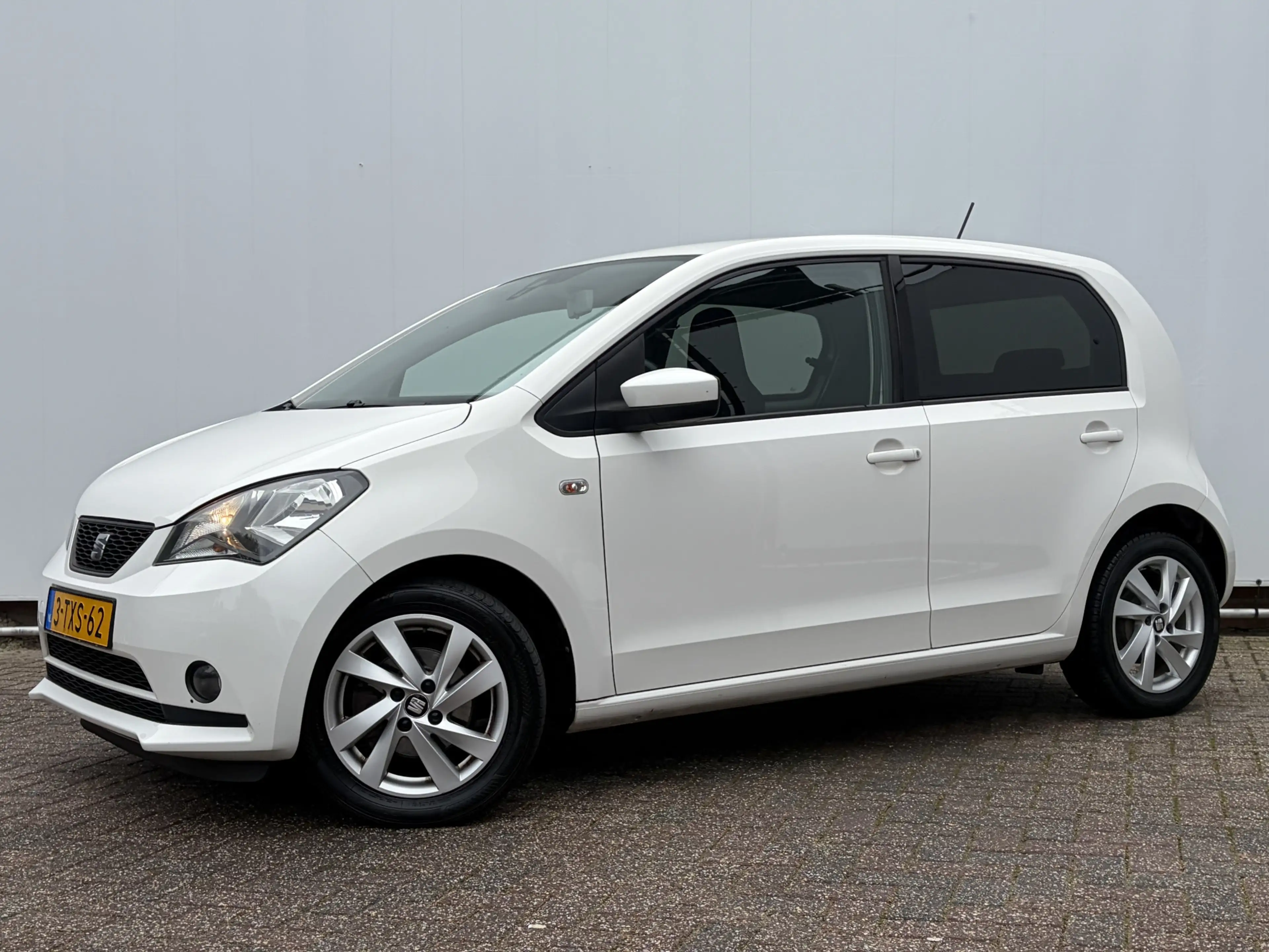 SEAT Mii 1.0 Sport Dynamic Airco Stoelverwarming Navi Bluet — photo 9