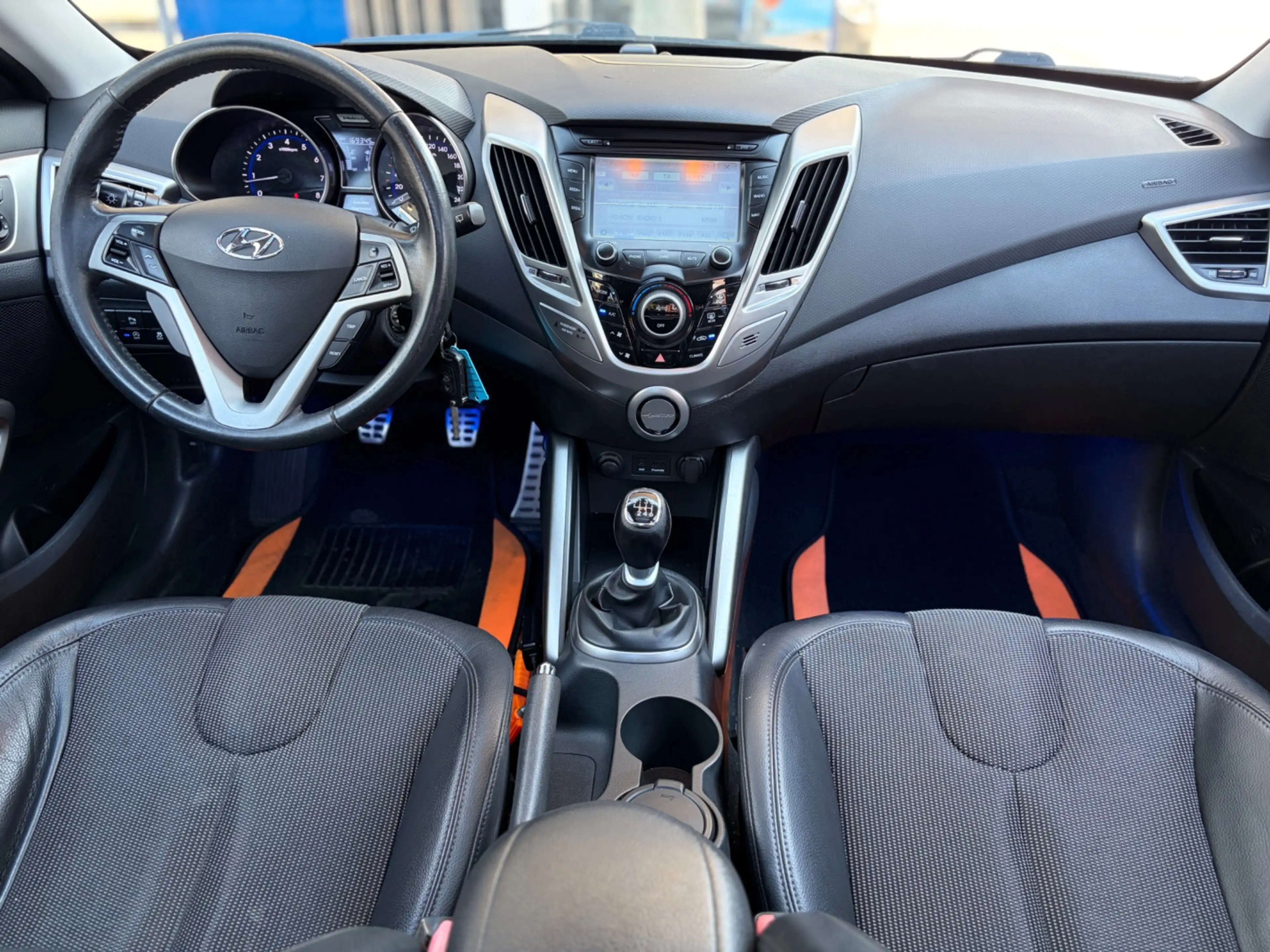 Hyundai VELOSTER 1.6 GDI i-Vision — photo 12