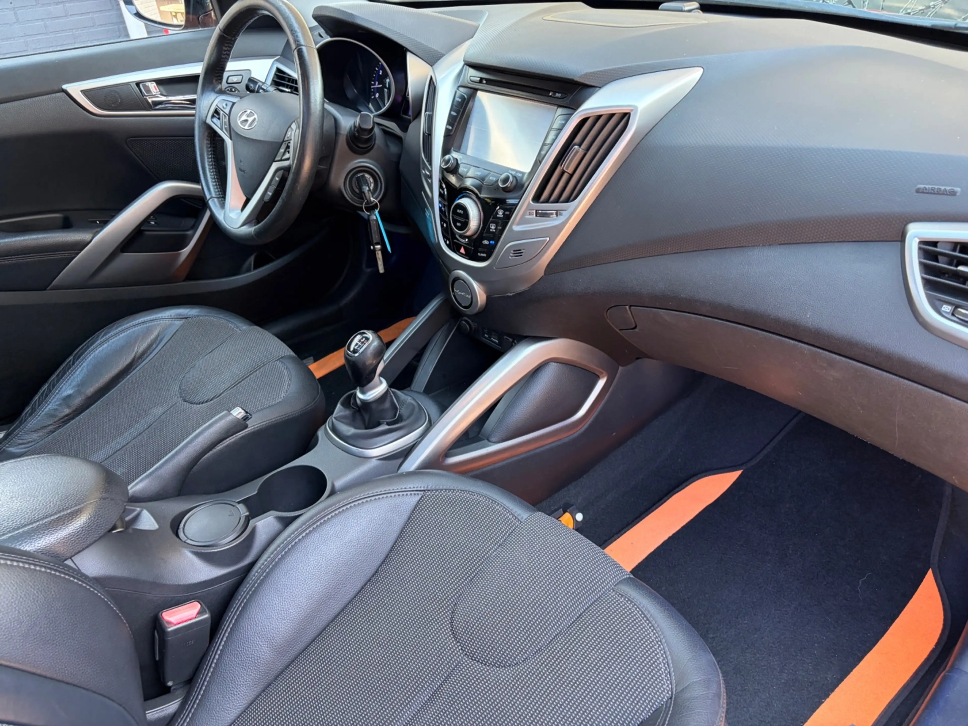 Hyundai VELOSTER 1.6 GDI i-Vision — photo 10