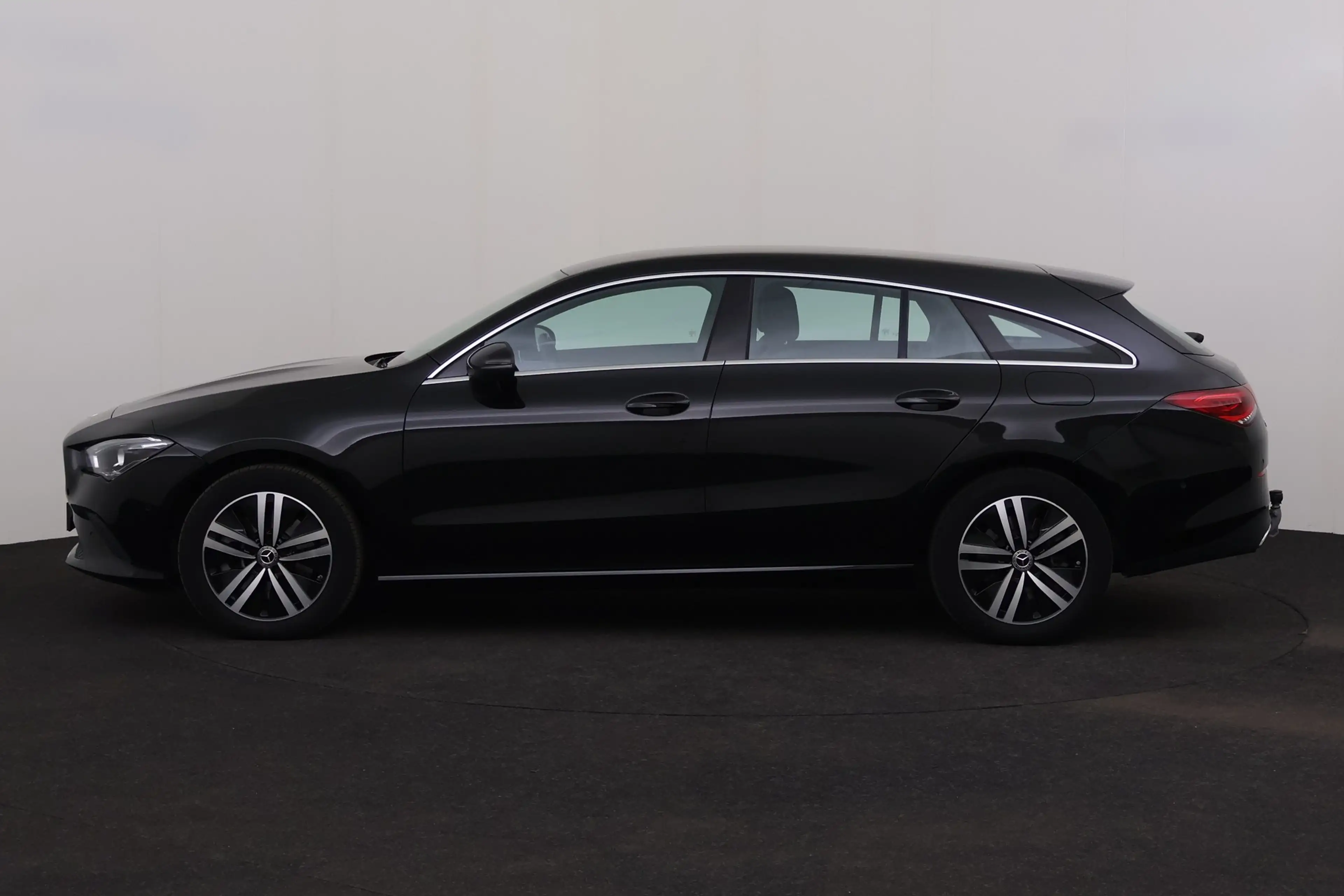 Mercedes-Benz CLA 250 e SHOOTING BRAKE  BUSINESS SOLUTION iA 8G-DCT PHEV — photo 2