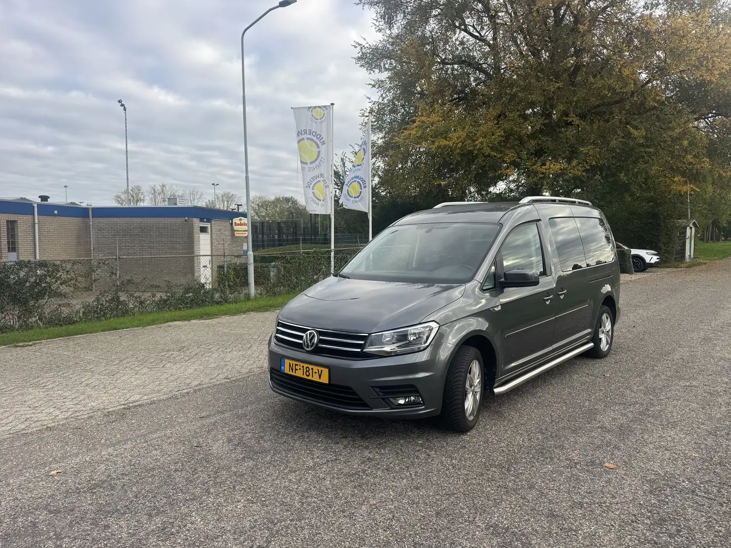 Volkswagen Caddy 2.0 TDI Trendline 7p Grijs - 1