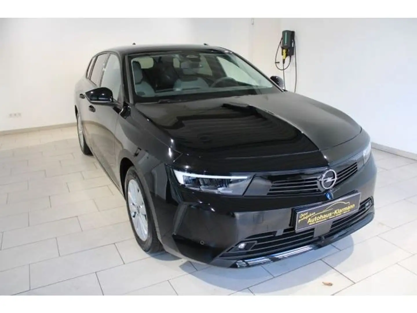 Opel Astra 1.2 Turbo EU6e L Sports Tourer Enjoy ALU A Noir - 2
