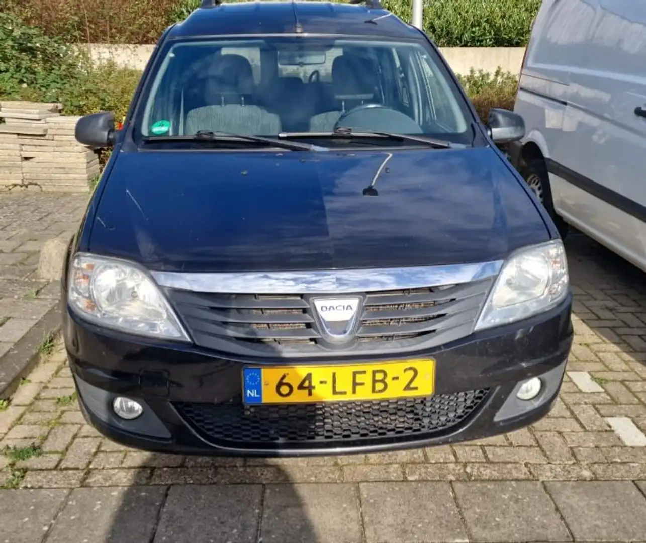 Dacia Logan MCV 1.6-16V Lauréate Airco Zwart - 2