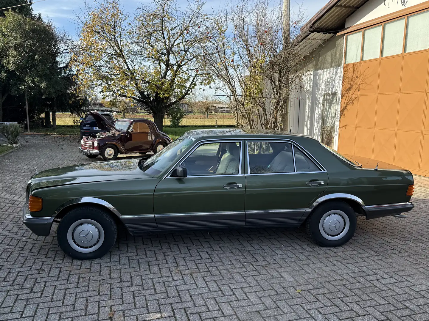 Mercedes-Benz 280 280 SE - 2