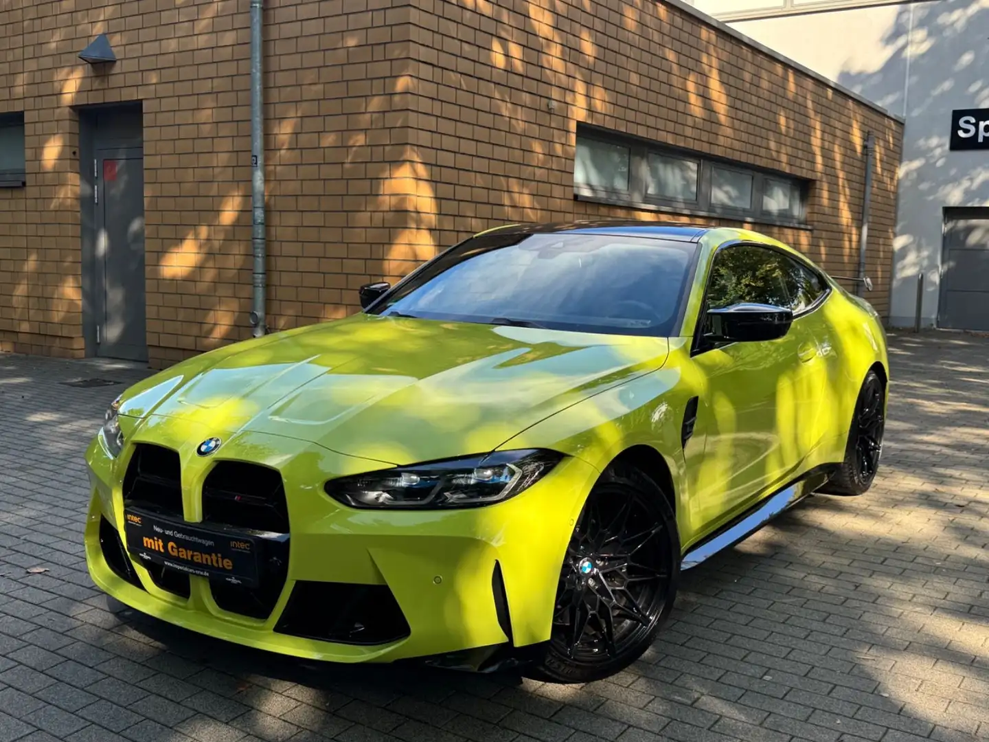 BMW M4 Coupe Competition/CURVED-DISPLAY/TOP-OPTIK/// Gelb - 1