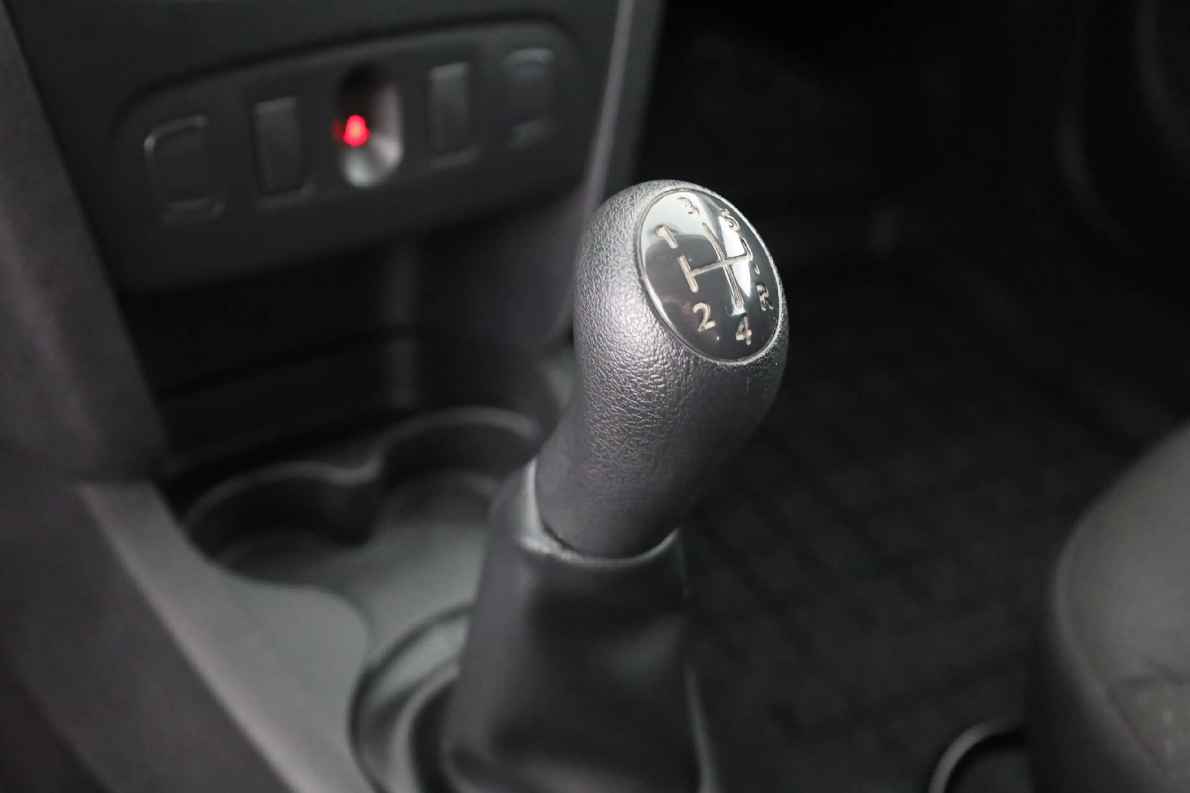Dacia Logan II MCV 1.0 Essential Klima USB — photo 13