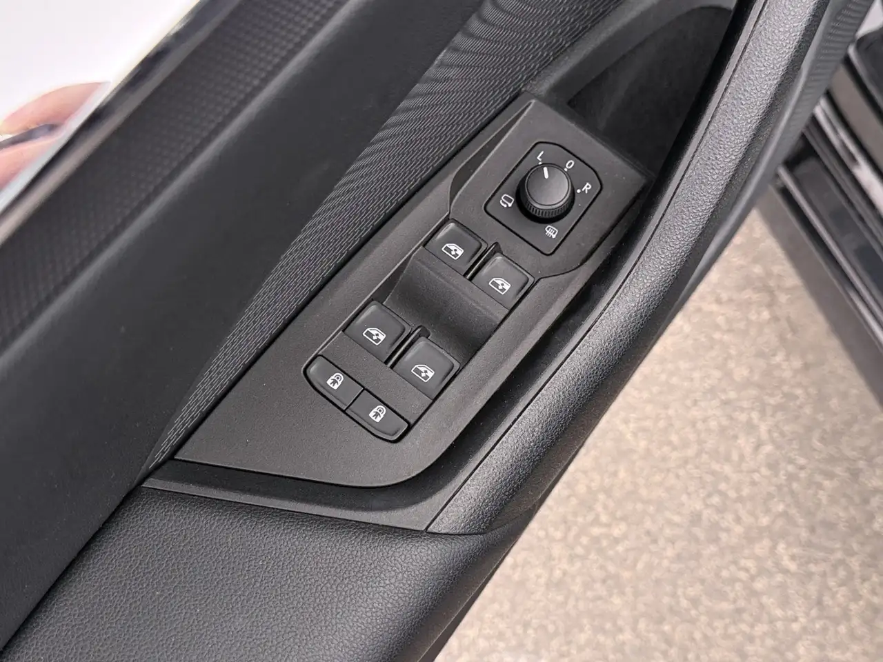 Skoda Octavia Combi 2.0 TDI Style Aut MATRIX AHK RADAR, миниатюра 23