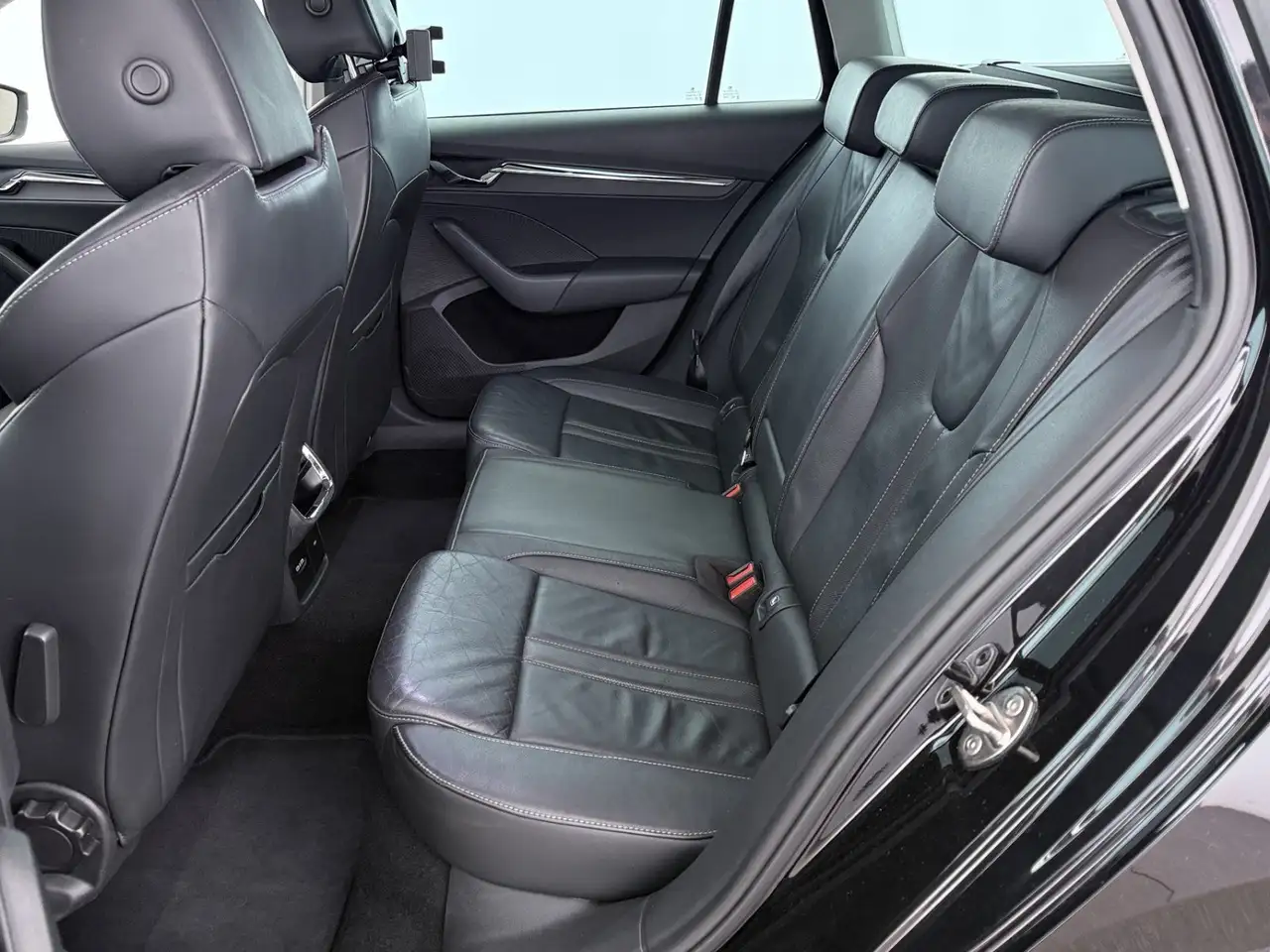 Skoda Octavia Combi 2.0 TDI Style Aut MATRIX AHK RADAR, миниатюра 25
