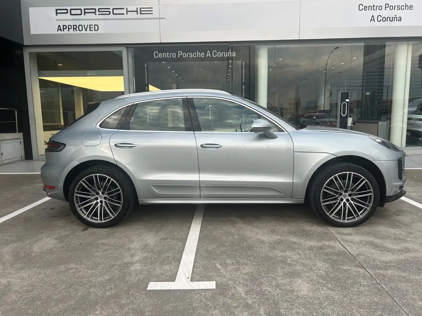 Porsche Macan 2.0 T - 1