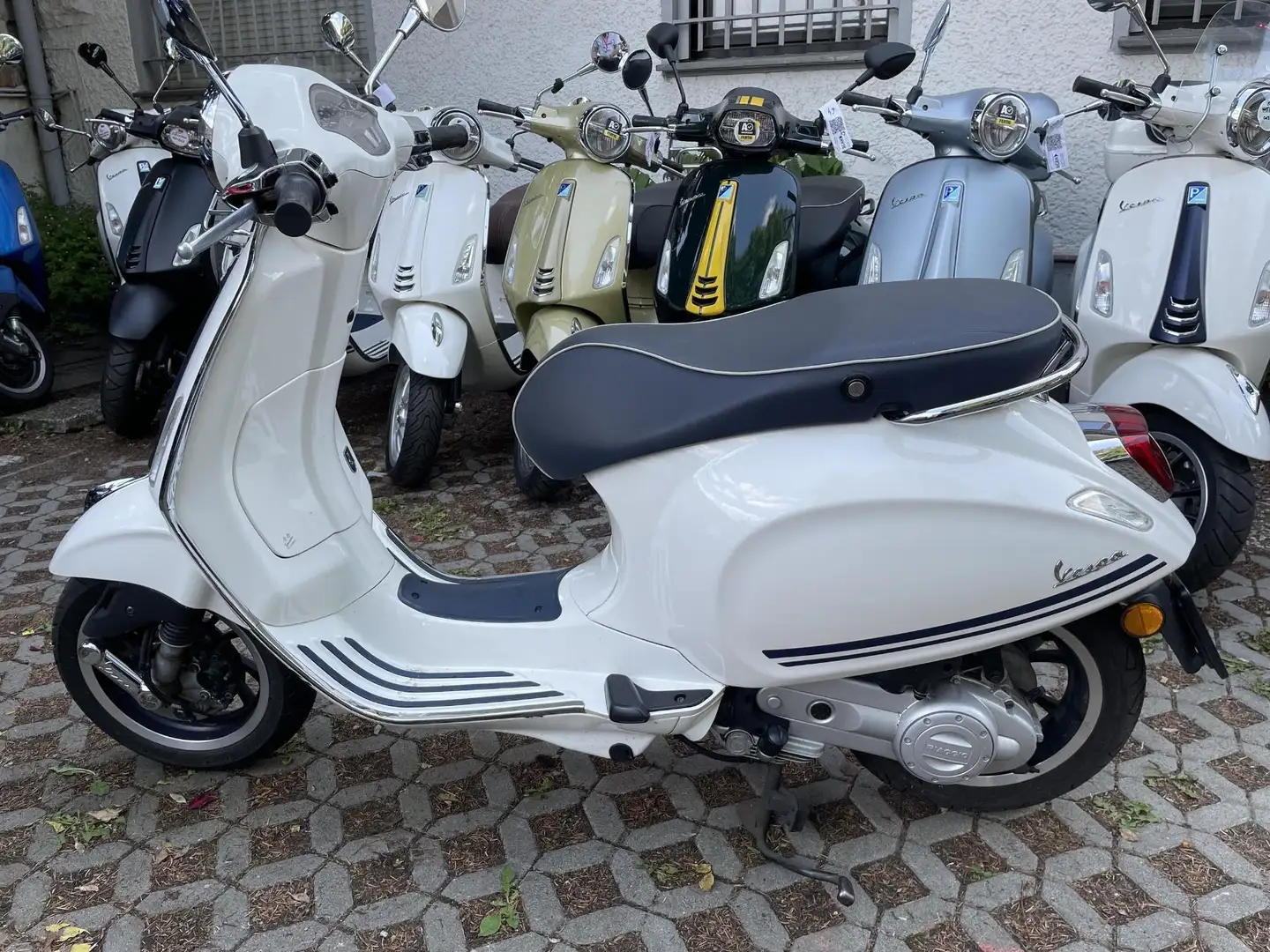 Vespa Primavera 50 YACHT CLUB limitiert Bleu - 1