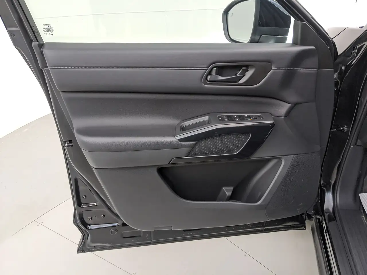 Nissan Pathfinder снимка Nissan Pathfinder