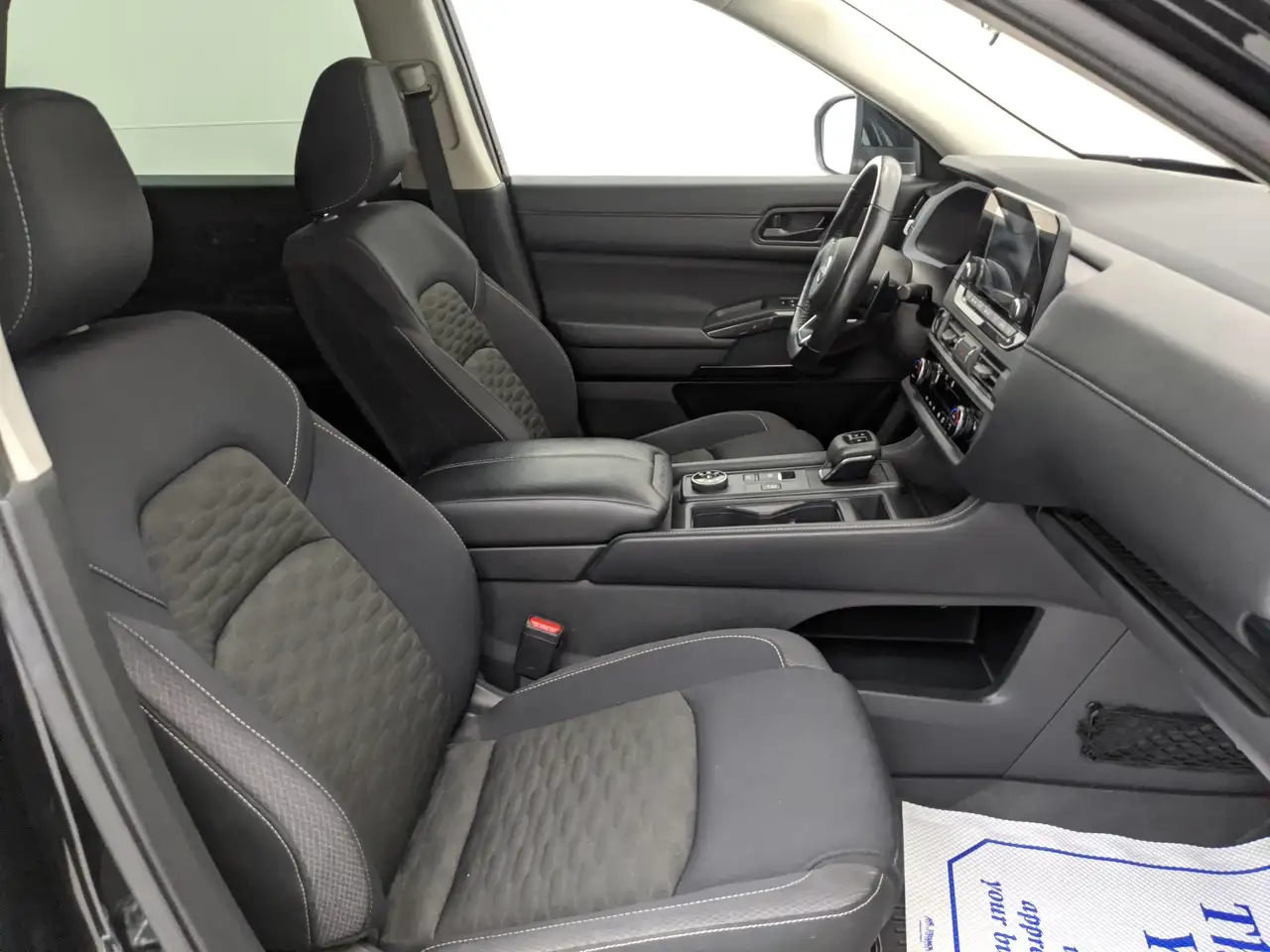 Nissan Pathfinder снимка Nissan Pathfinder