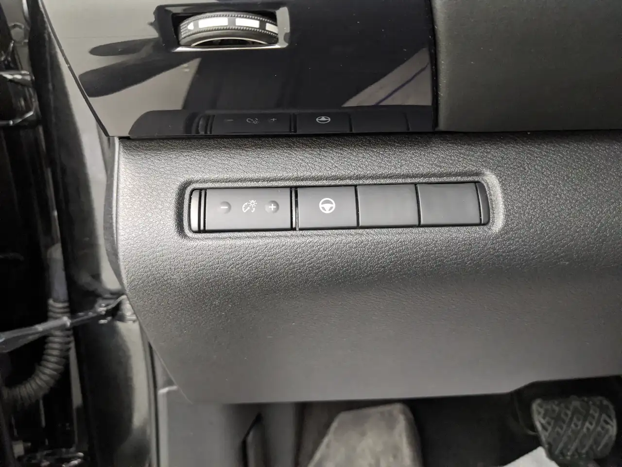 Nissan Pathfinder снимка Nissan Pathfinder