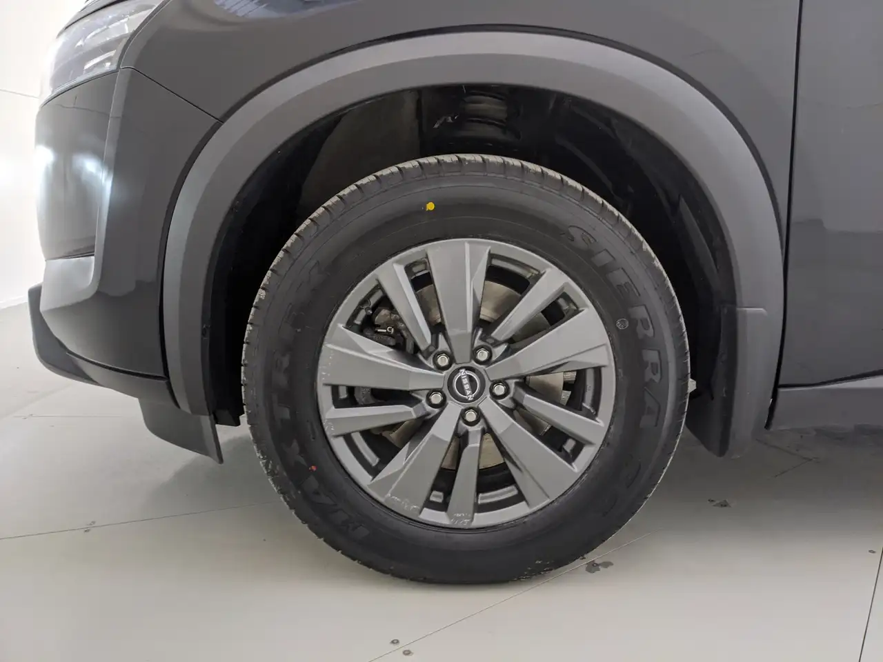 Nissan Pathfinder снимка Nissan Pathfinder