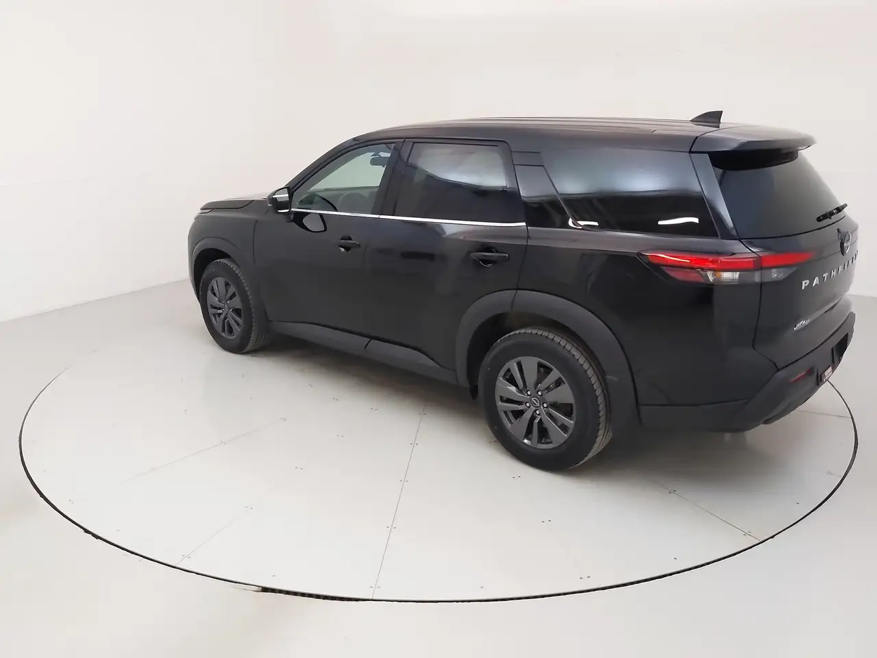 Nissan Pathfinder снимка Nissan Pathfinder