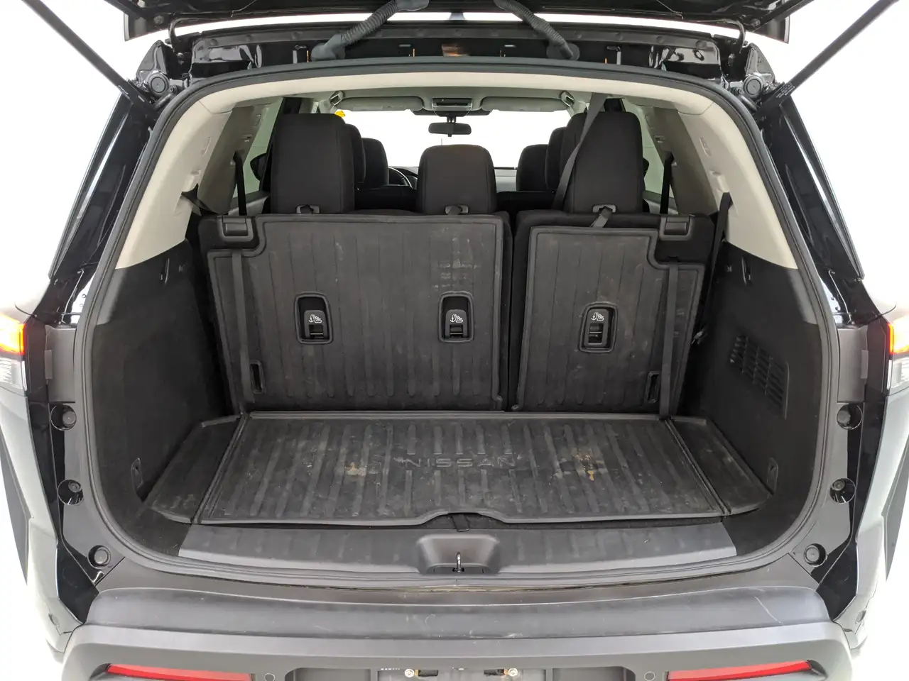 Nissan Pathfinder снимка Nissan Pathfinder