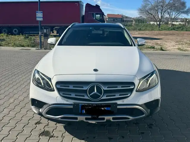 Mercedes-Benz E 220