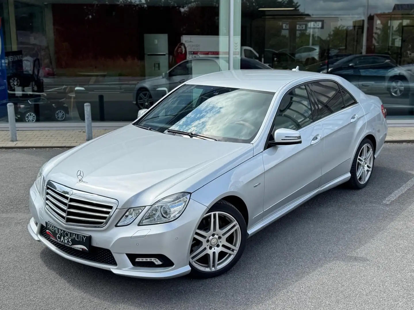 Mercedes-Benz E 200 E 200 CDI *AVANTGARDE* * AMG PAKKET* TOPSTAAT NAVI Zilver - 2