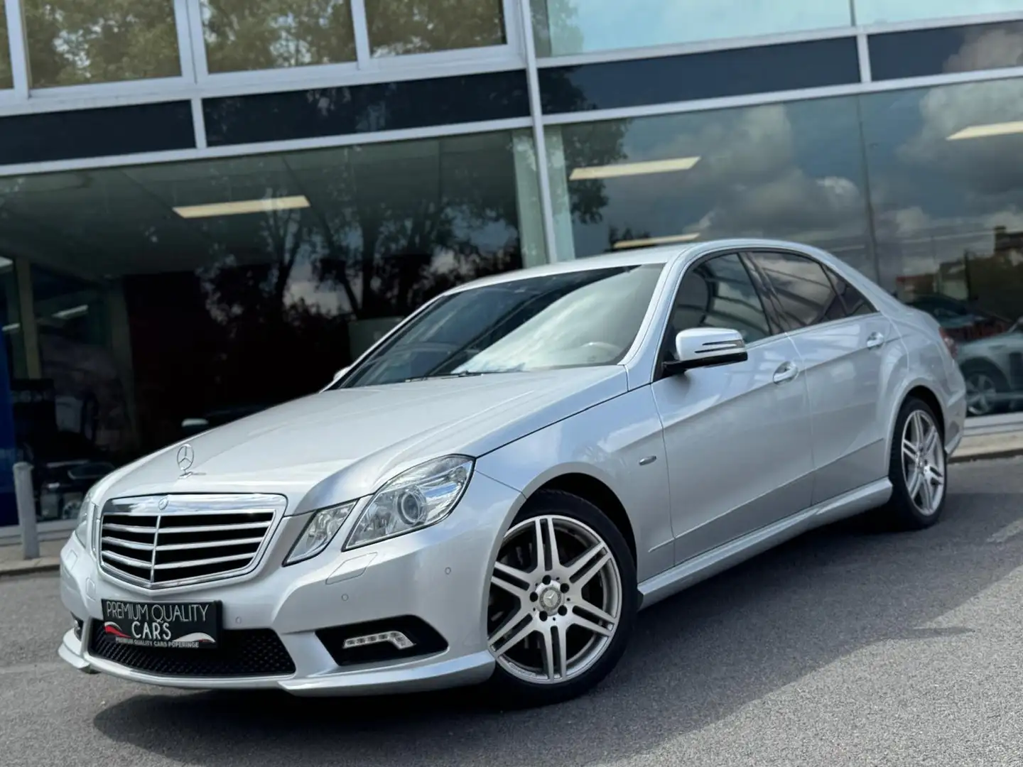 Mercedes-Benz E 200 E 200 CDI *AVANTGARDE* * AMG PAKKET* TOPSTAAT NAVI Zilver - 1