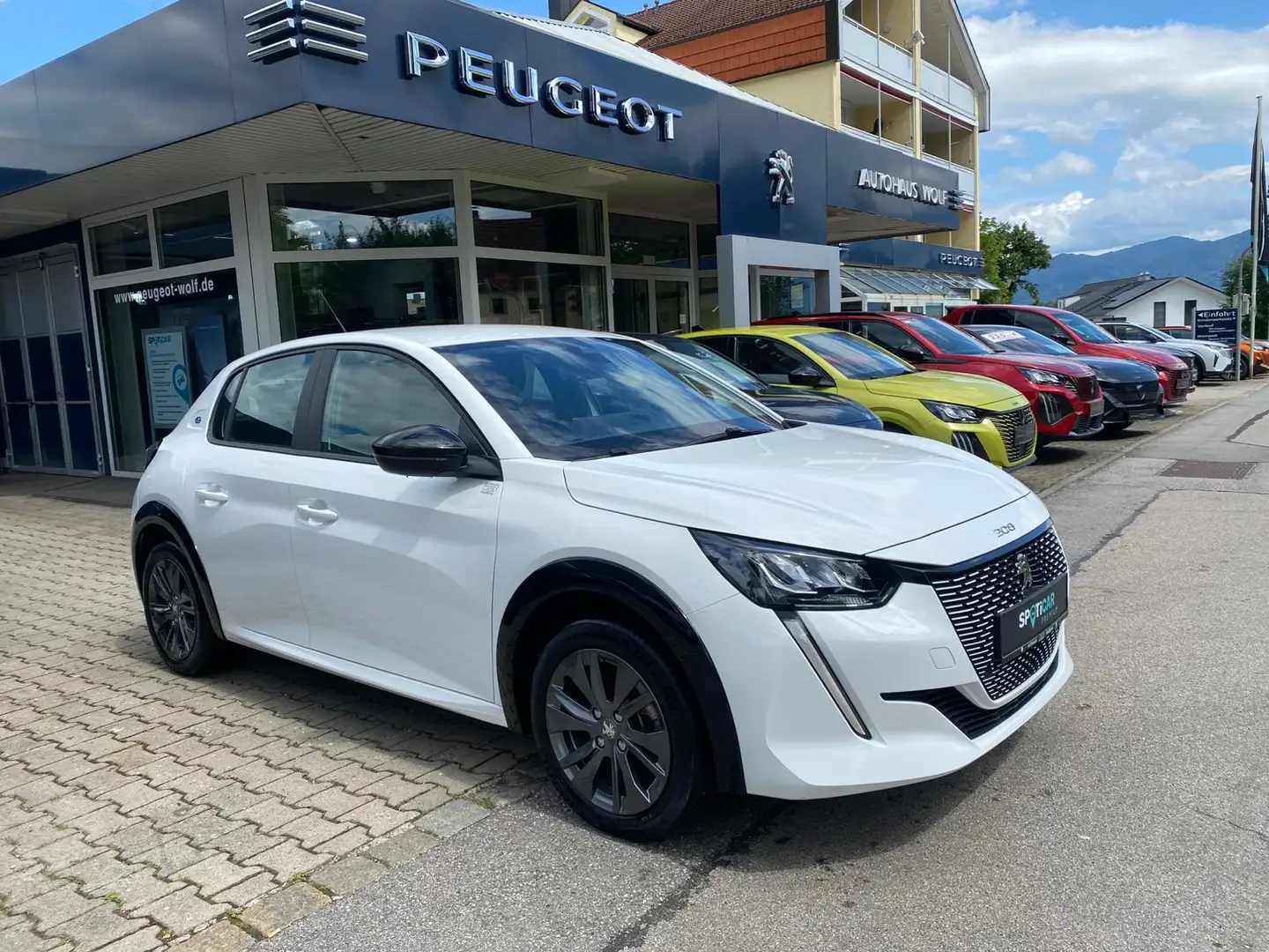 Peugeot 208 e- Active Pack Weiß - 1