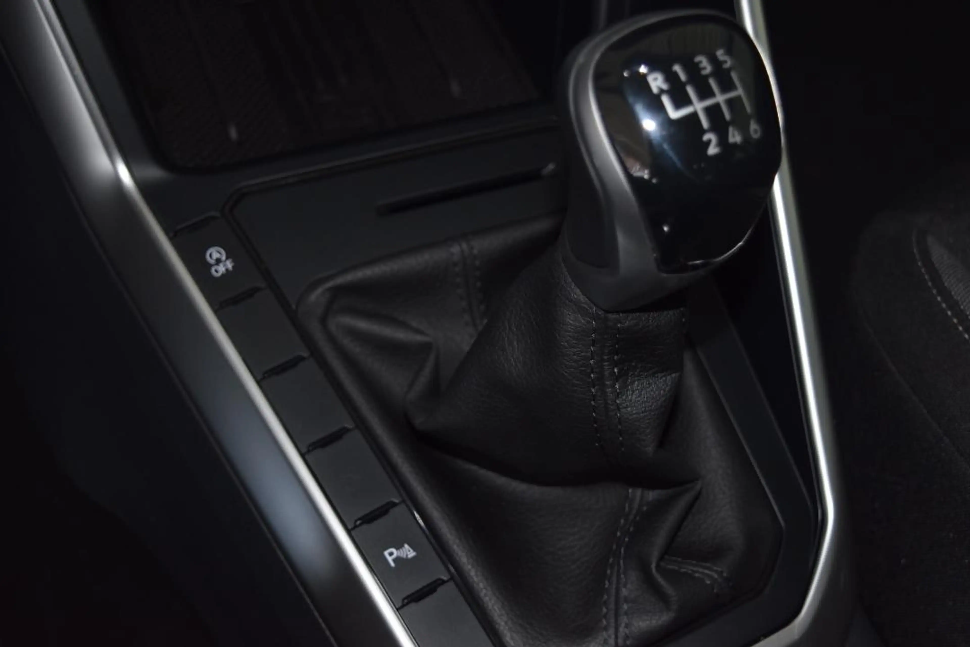 Volkswagen Taigo Life TSI Navi PDC ACC — photo 17