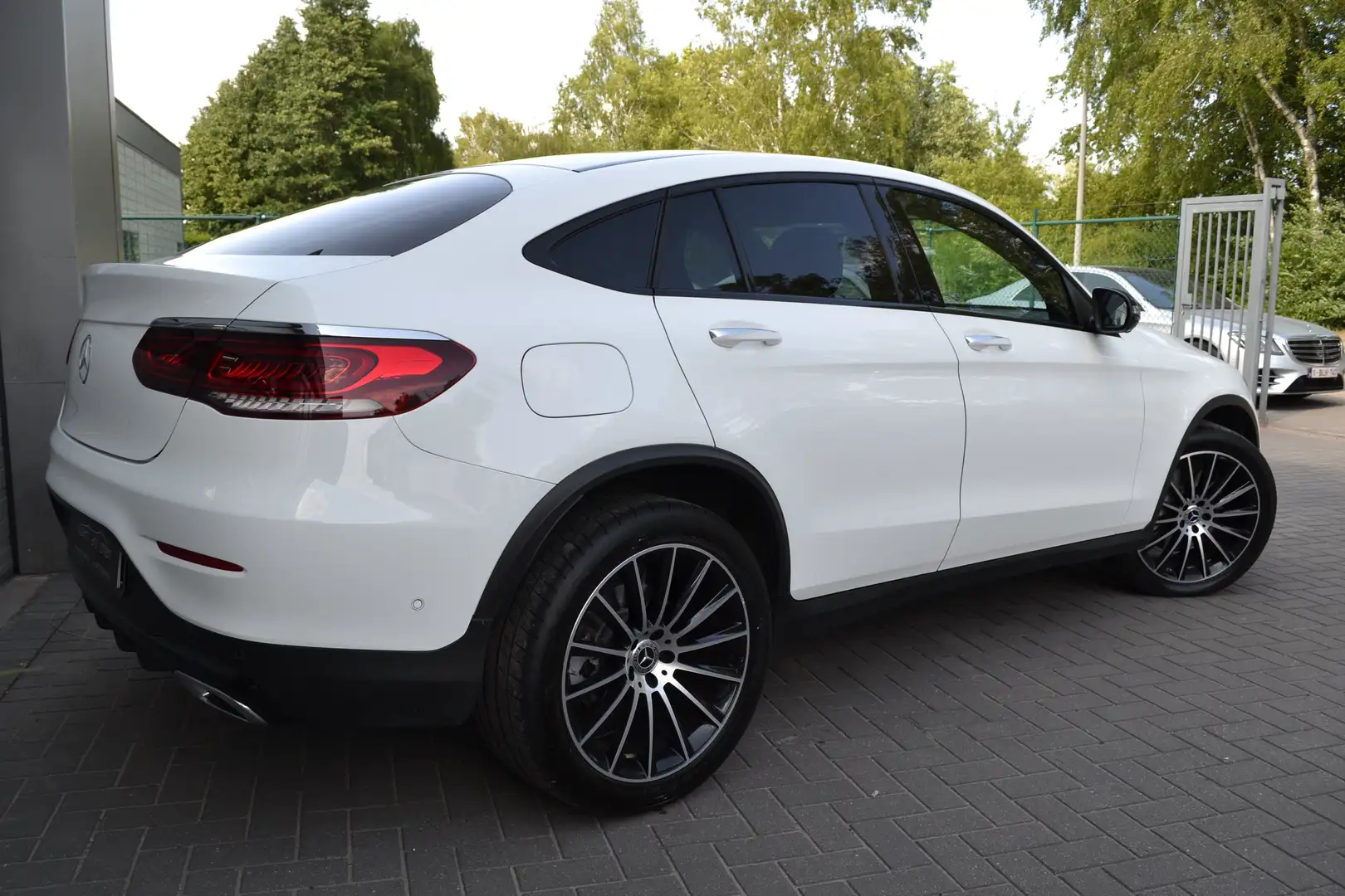 Mercedes-Benz GLC 200 Coupé 4-Matic Business Solution (EU6AP) Blanc - 2