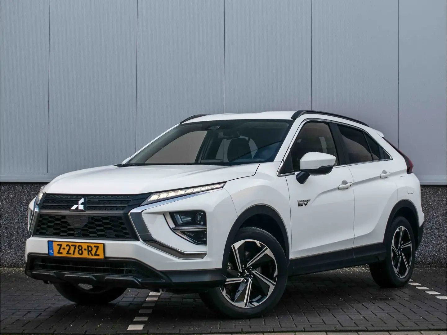 Mitsubishi Eclipse Cross 2.4 PHEV AWD | Trekhaak | Carplay / Android auto | Wit - 1