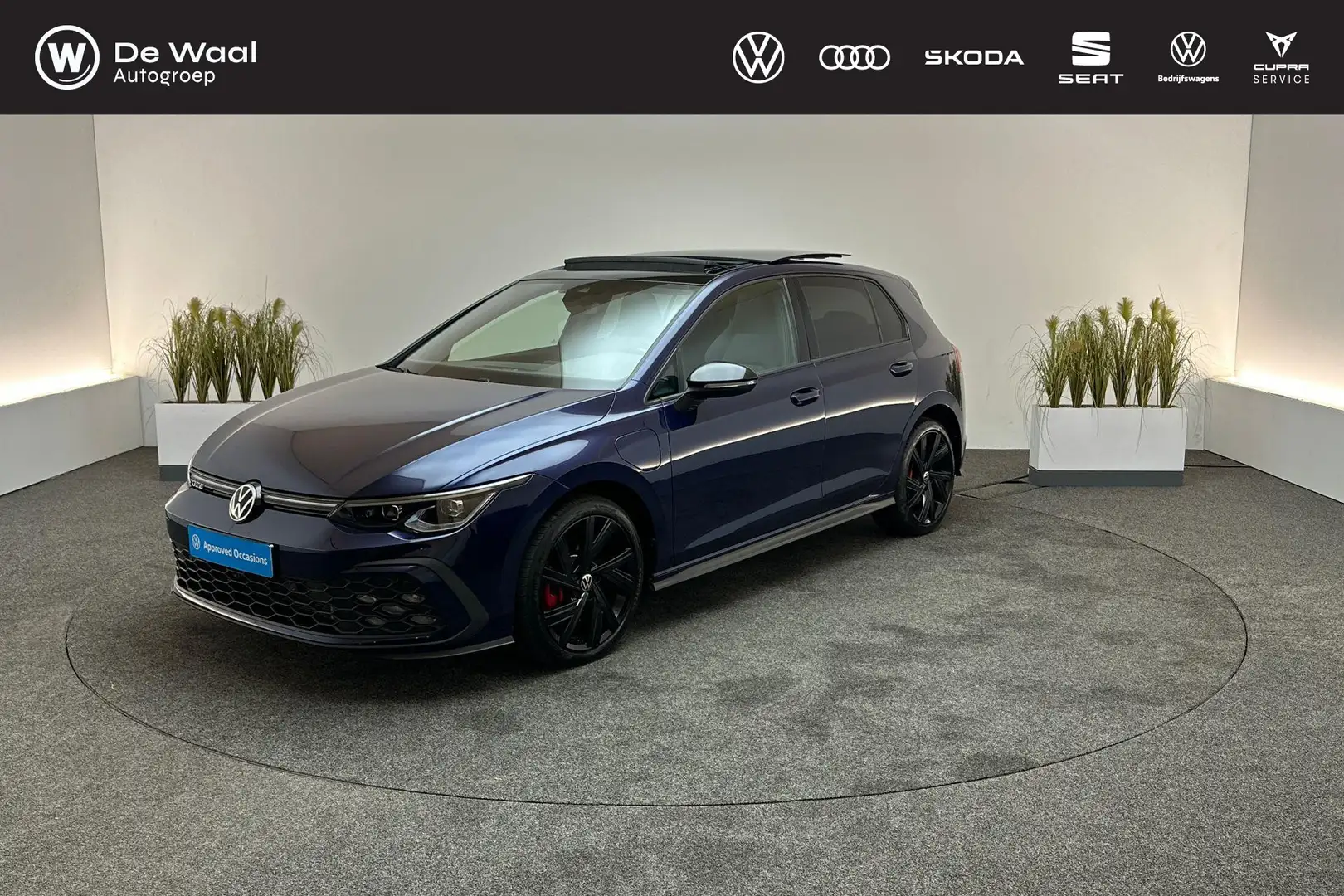 Volkswagen Golf GTE 1.4 245pk DSG eHybrid | Panoramadak, Trekhaak Zwen Blauw - 1