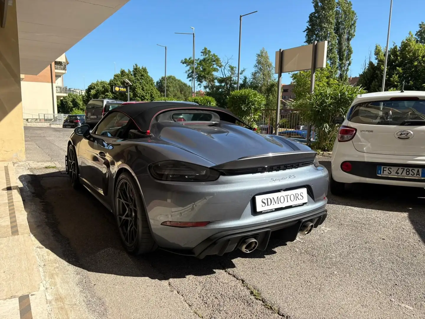 Porsche 718 Spyder RS Weissach 500CV PDK Grigio - 2