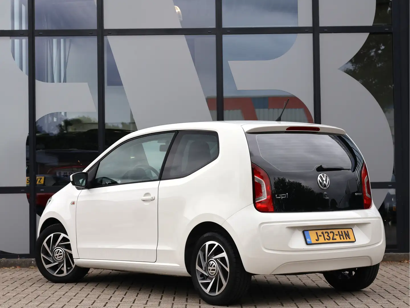 Volkswagen up! 1.0 high up! BlueMotion | Airco | Navi | Stoelverw Wit - 2