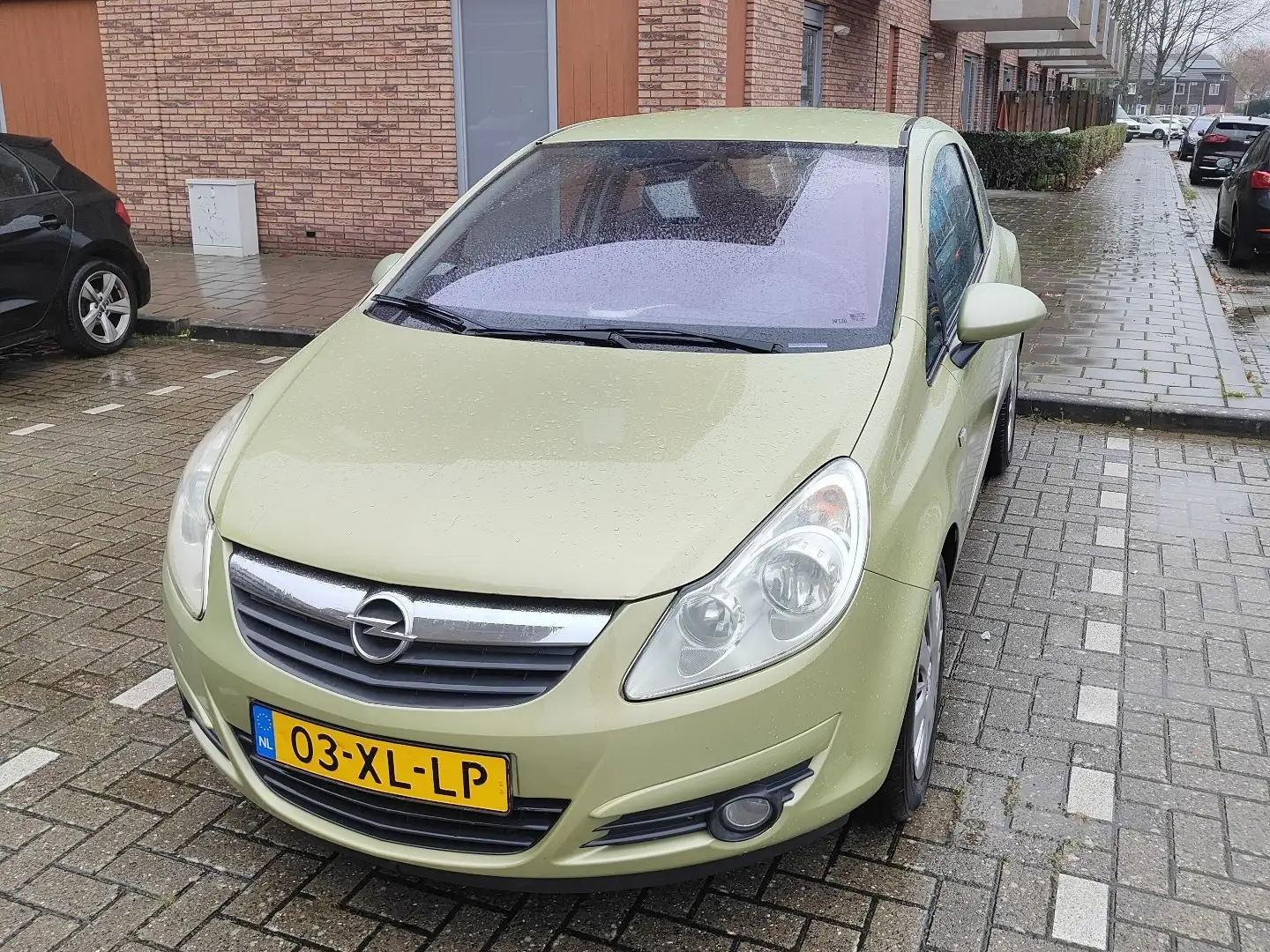 Opel Corsa 1.4-16V Enjoy Groen - 1