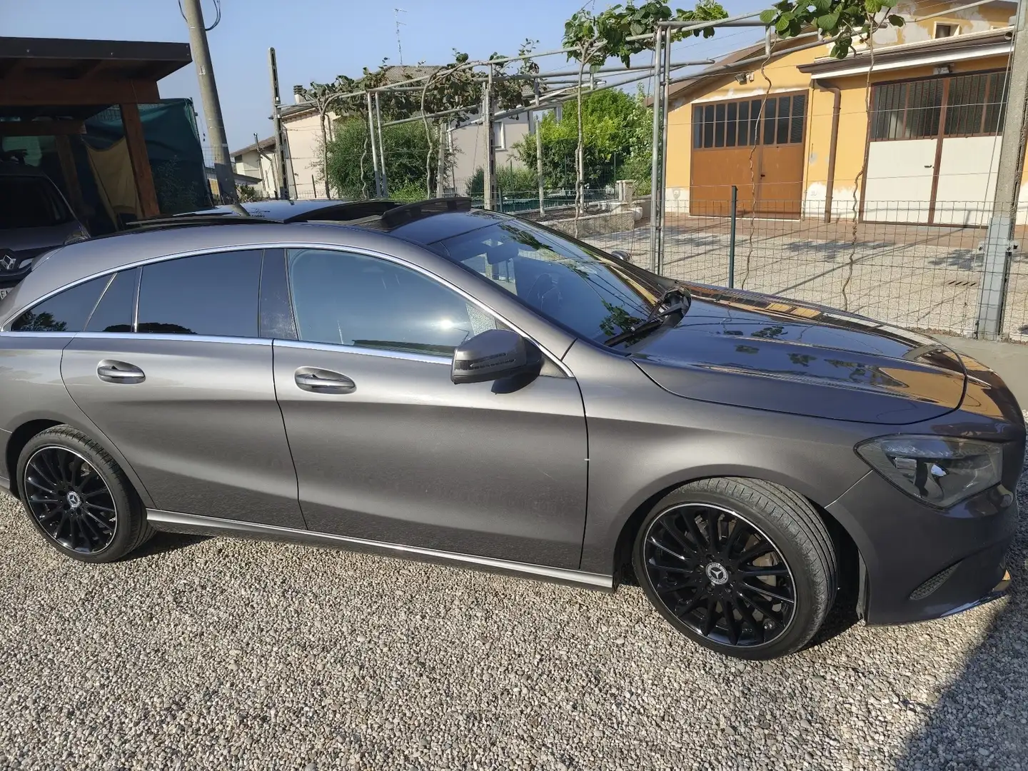 Mercedes-Benz CLA 180 Shooting Brake d Premium auto FL - 1